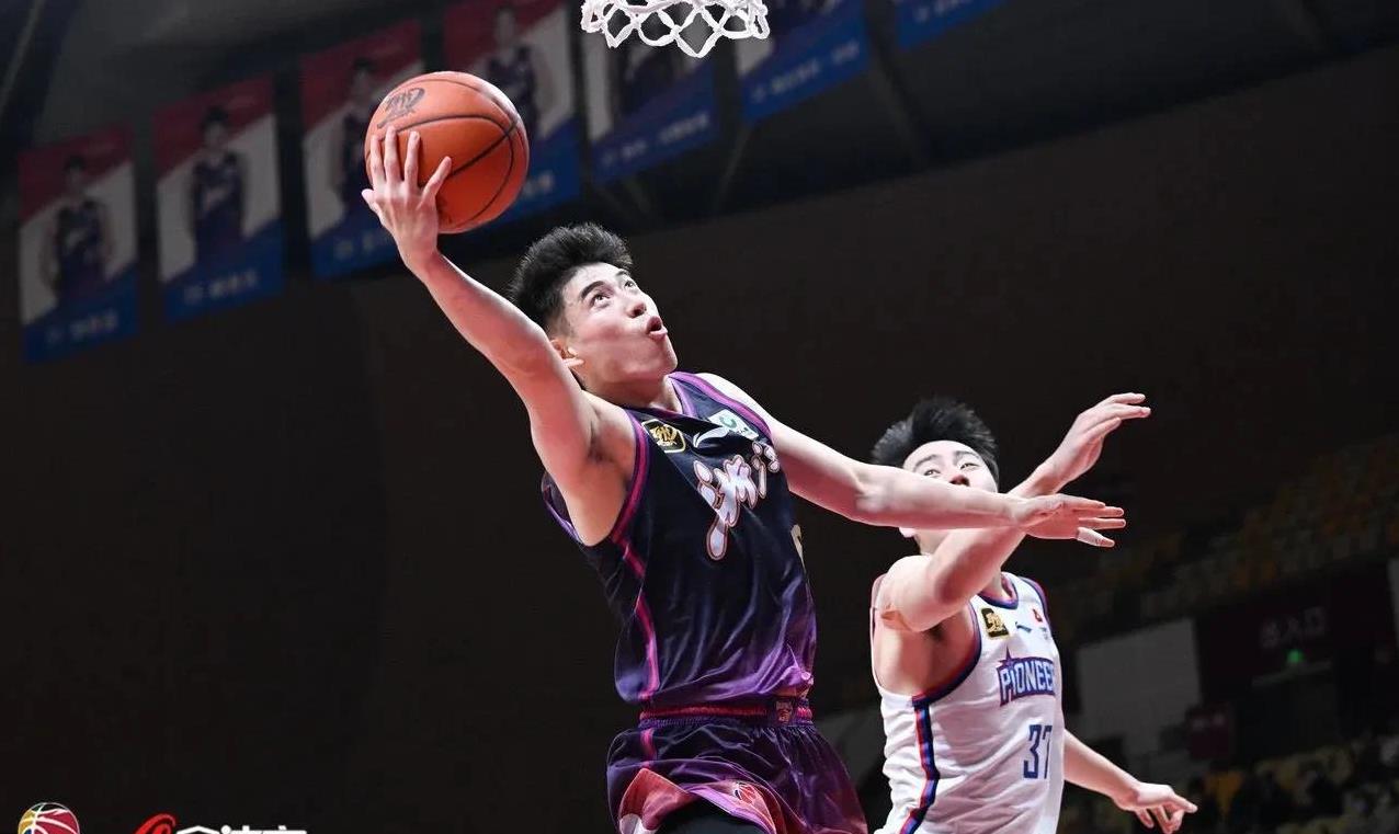 包含转会期CBA季后赛焦点战；浙江稠州绝杀压哨；底气十足；细节决定成败的词条