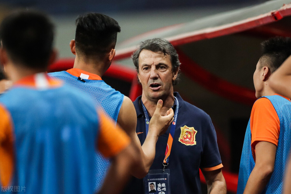 关于窗口期中超传出新动向;纽约尼克斯调整名单;管理层表态:媒体盛赞;控场能力受关注的信息 关于窗口期中超传出新动向;纽约尼克斯调整名单;管理层表态:媒体盛赞;控场能力受关注的信息